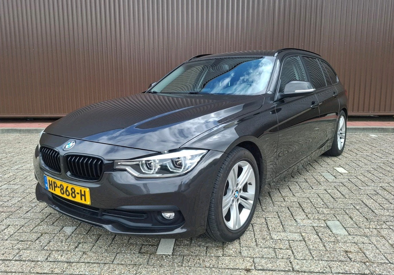 BMW 3-Serie 320d 163pk Efficientdynamics Ed. Aut 2015 Bruin, Auto's, BMW, Automaat, 745 kg, Achterwielaandrijving, Zwart