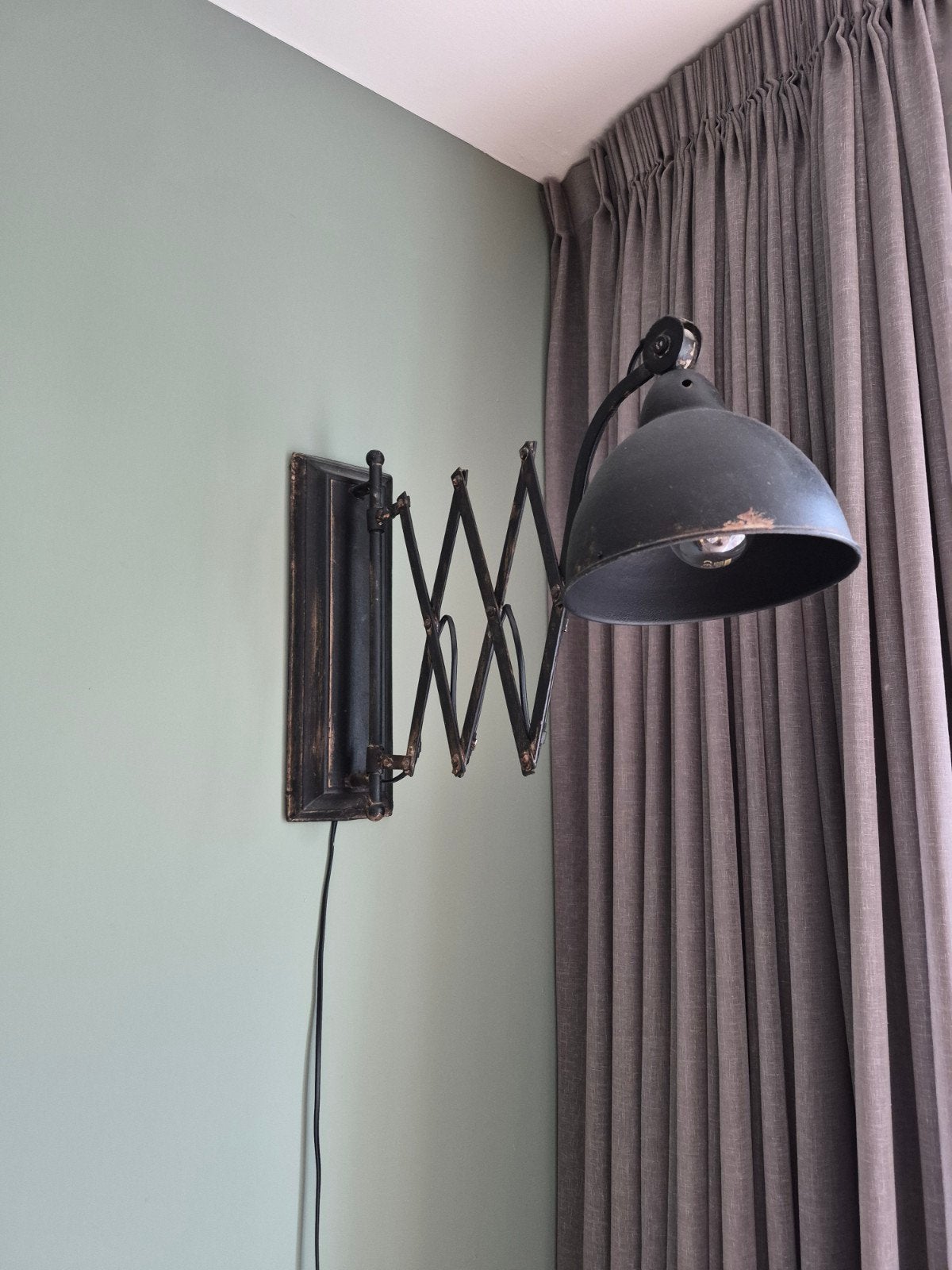 Vintage Industriële Wandlamp met Uittrekmechanisme, Gebruikt, Zwart, Ophalen of Verzenden, Metaal