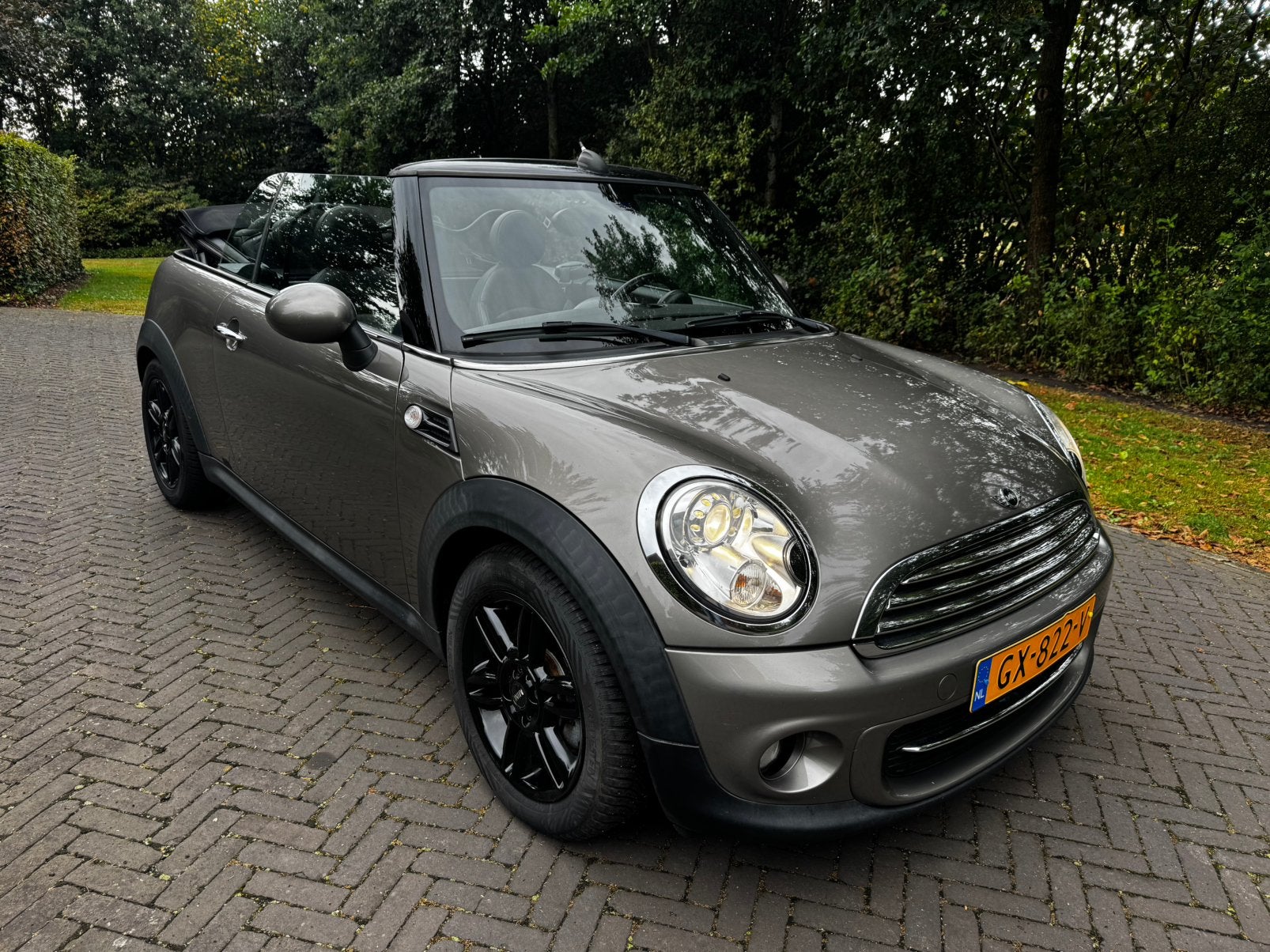 Mini 1.6 Cooper Cabrio 2012 Brons, Auto's, Zwart, 4 cilinders, Cabriolet, 4 stoelen