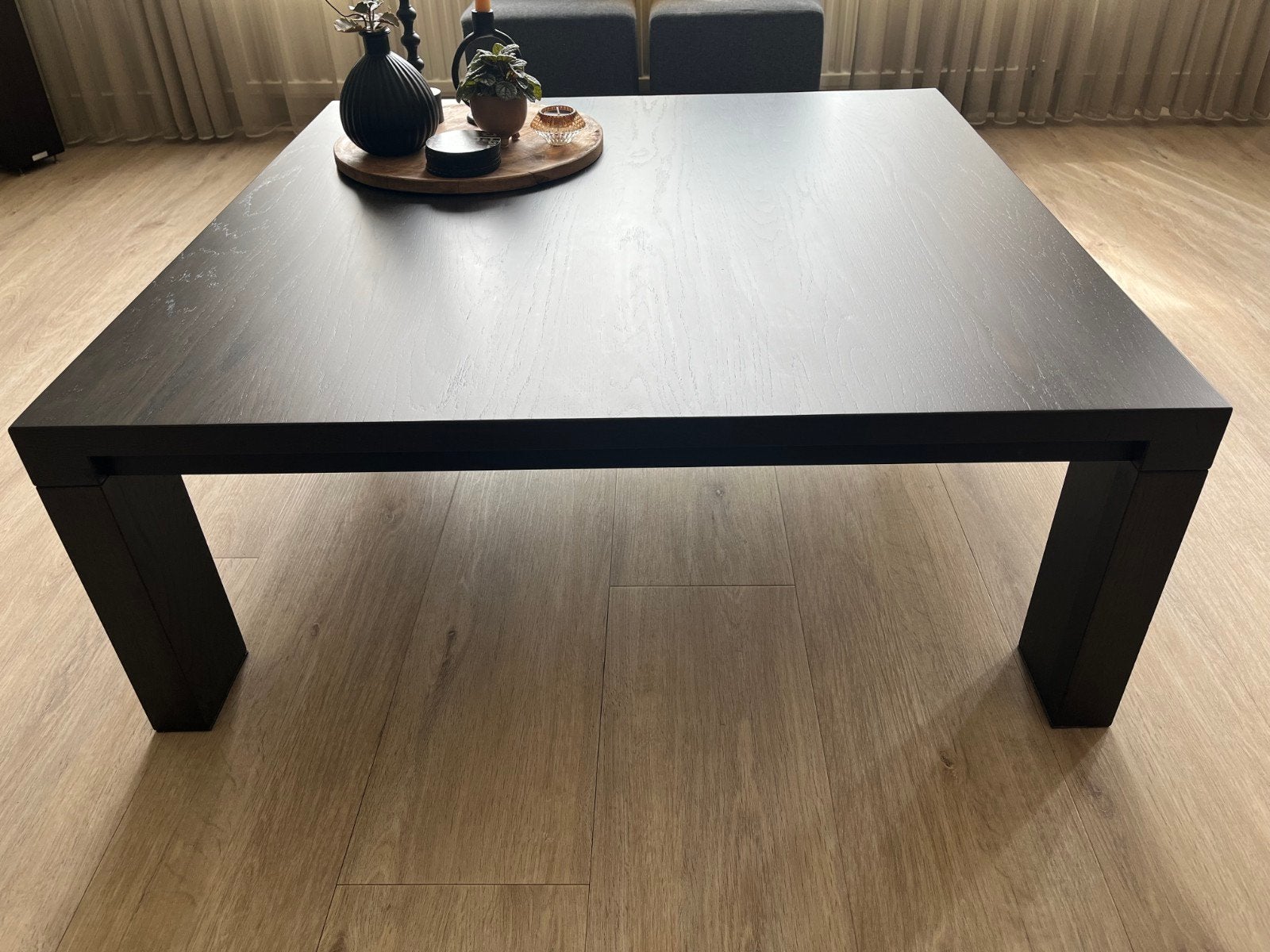 Stijlvolle vierkante salontafel met moderne uitstraling, Huis en Inrichting, Tafels | Salontafels, Ophalen