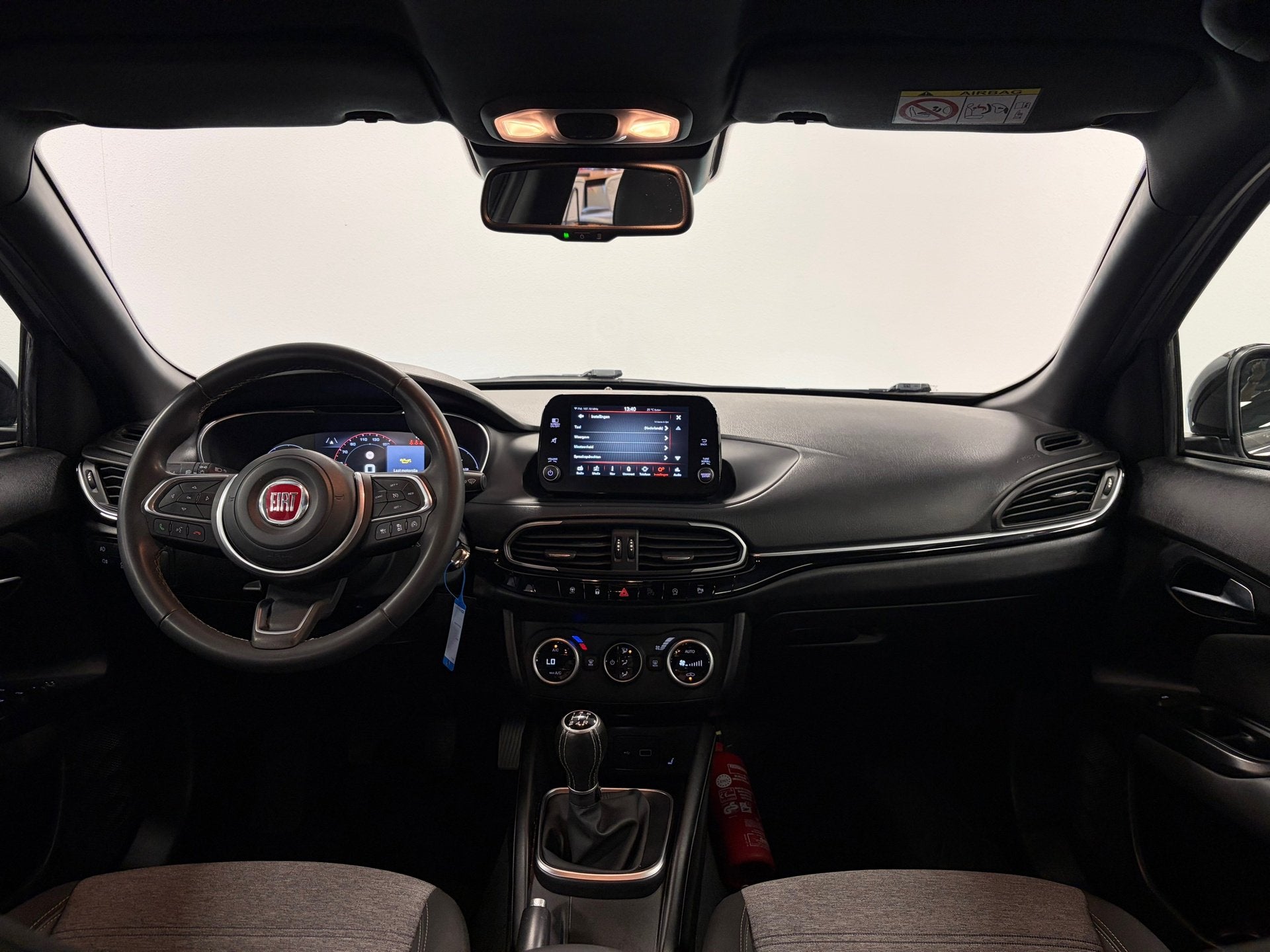 Fiat Tipo 1.0 Tipo Cross*Camera*Stoelverwarming*Airco*PDC*Cr, Auto's, Voorwielaandrijving, Euro 6, 4 stoelen, 100 pk