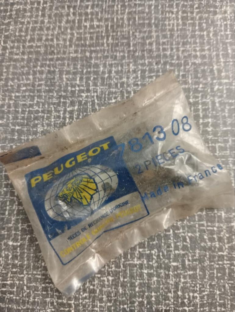Montage set gril Peugeot 305 NOS, Nieuw, Ophalen of Verzenden, Nb, Nb