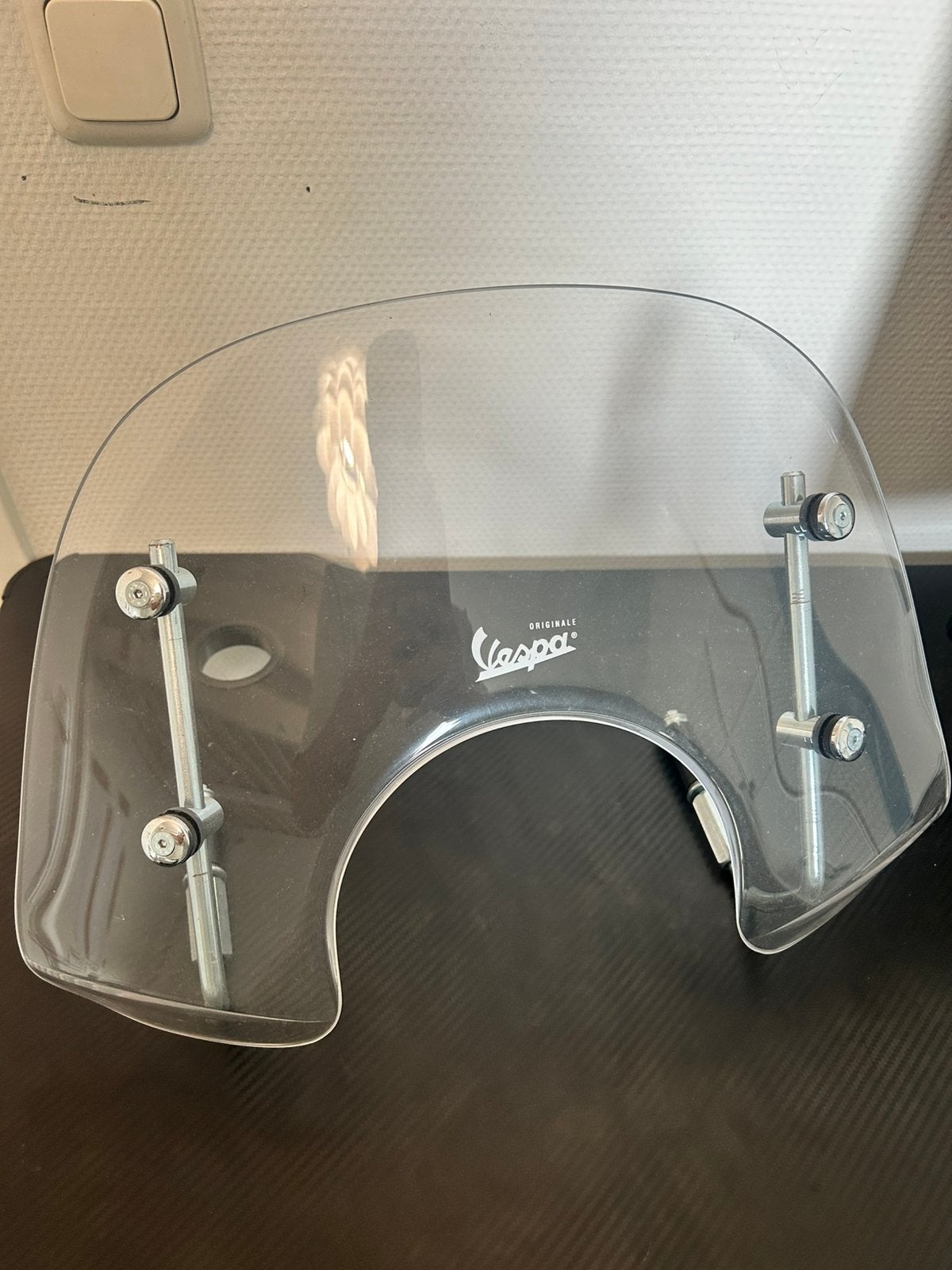 Origineel Vespa Primavera laag windscherm + bevestiging, Ophalen, Zo goed als nieuw, Overige typen, Vespa
