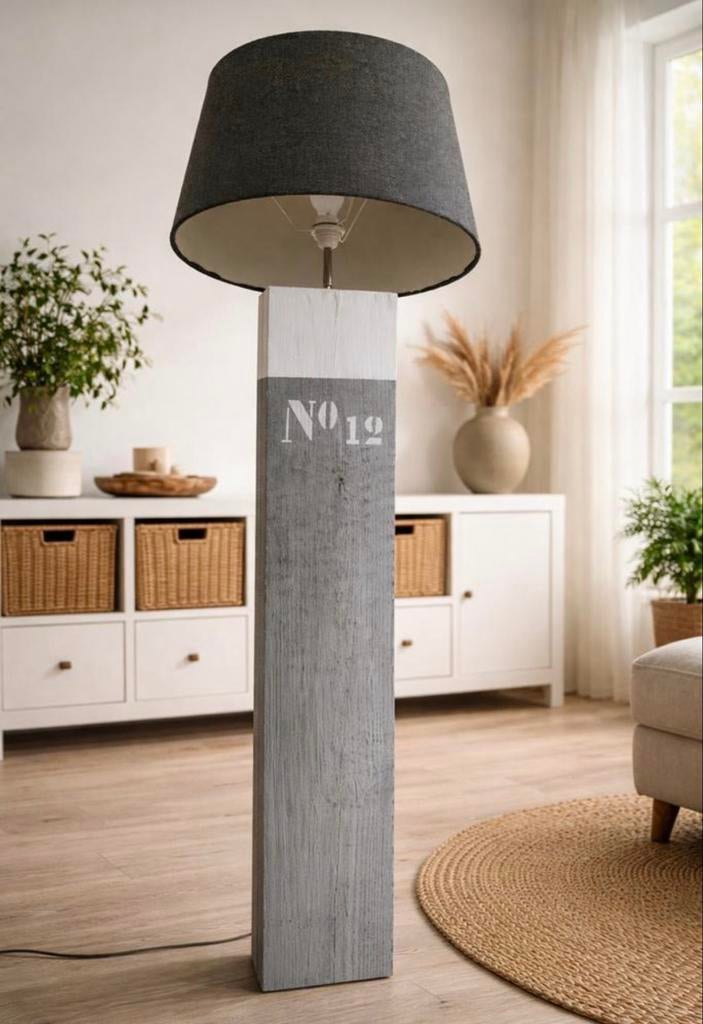 Staande lamp met strandpaal design - uniek en sfeervol, Ophalen, Gebruikt, Hout, 150 tot 200 cm