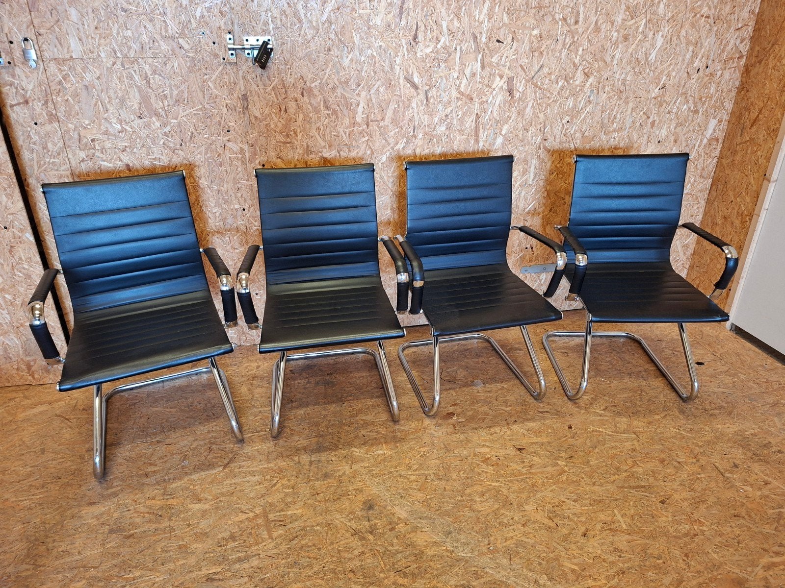 4 vergaderstoelen ,kantoorstoelen wachtkamer stoelen, Huis en Inrichting, Stoelen, Ophalen, Gebruikt, Zwart, Nvt