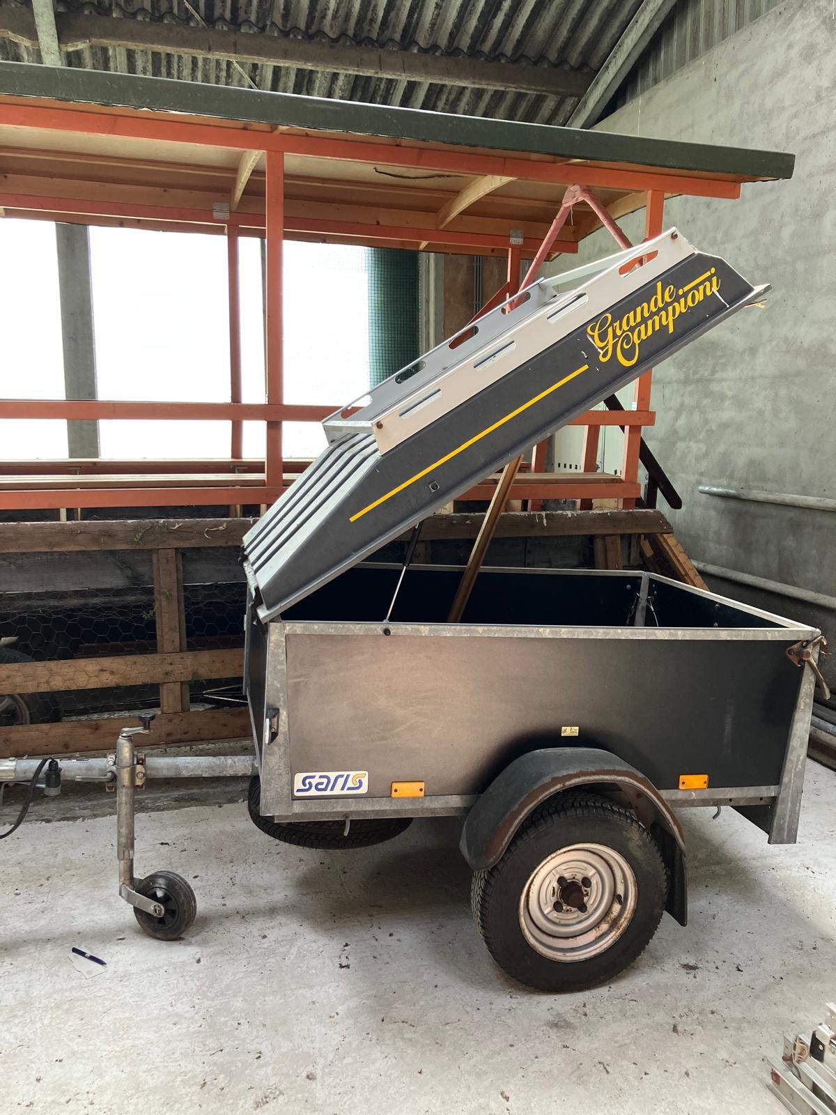 Aanhanger met deksel, Ophalen, Gebruikt