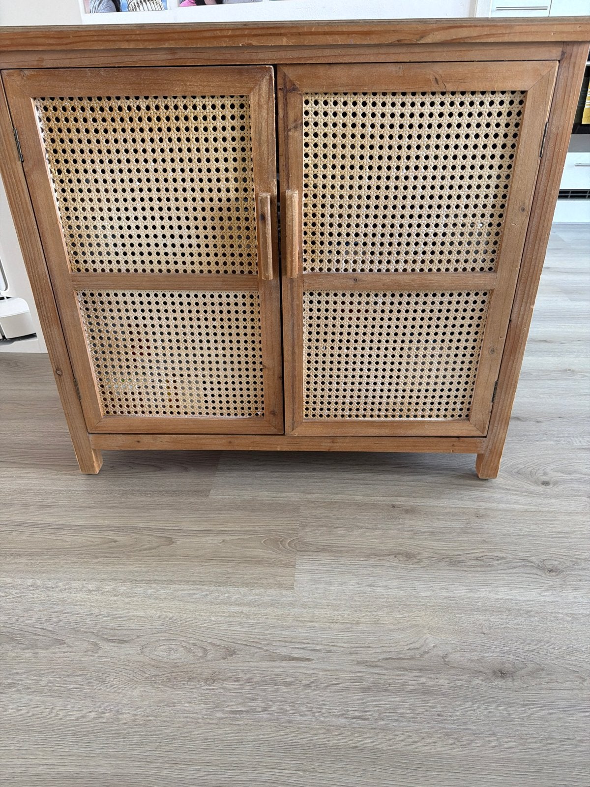 Houten kastje met rotan deuren(xenos), Ophalen, Gebruikt