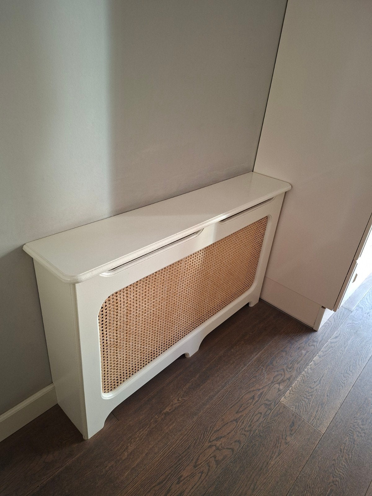 Radiatorombouw met rotan, 110x69x23 cm, Ophalen, Zo goed als nieuw