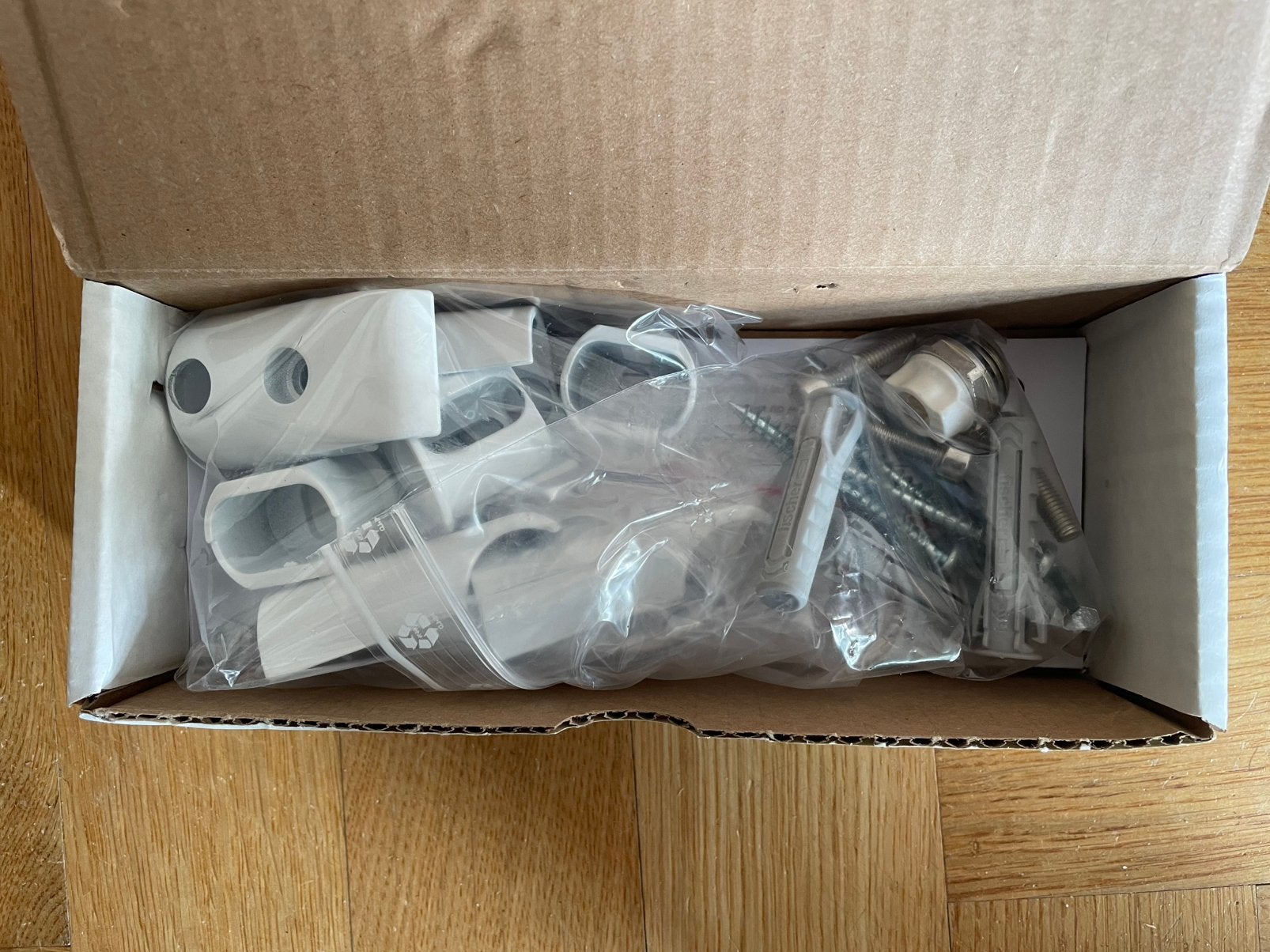 Nieuw bevestigingsmateriaal voor radiator, Ophalen of Verzenden, Nieuw