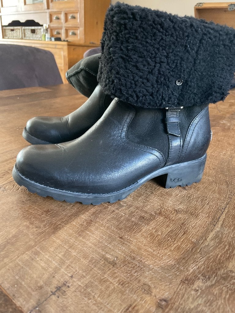 Ugg leren laarsjes maat 39, Kleding | Dames, UGG, Zwart, Lage of Enkellaarzen, Nieuw