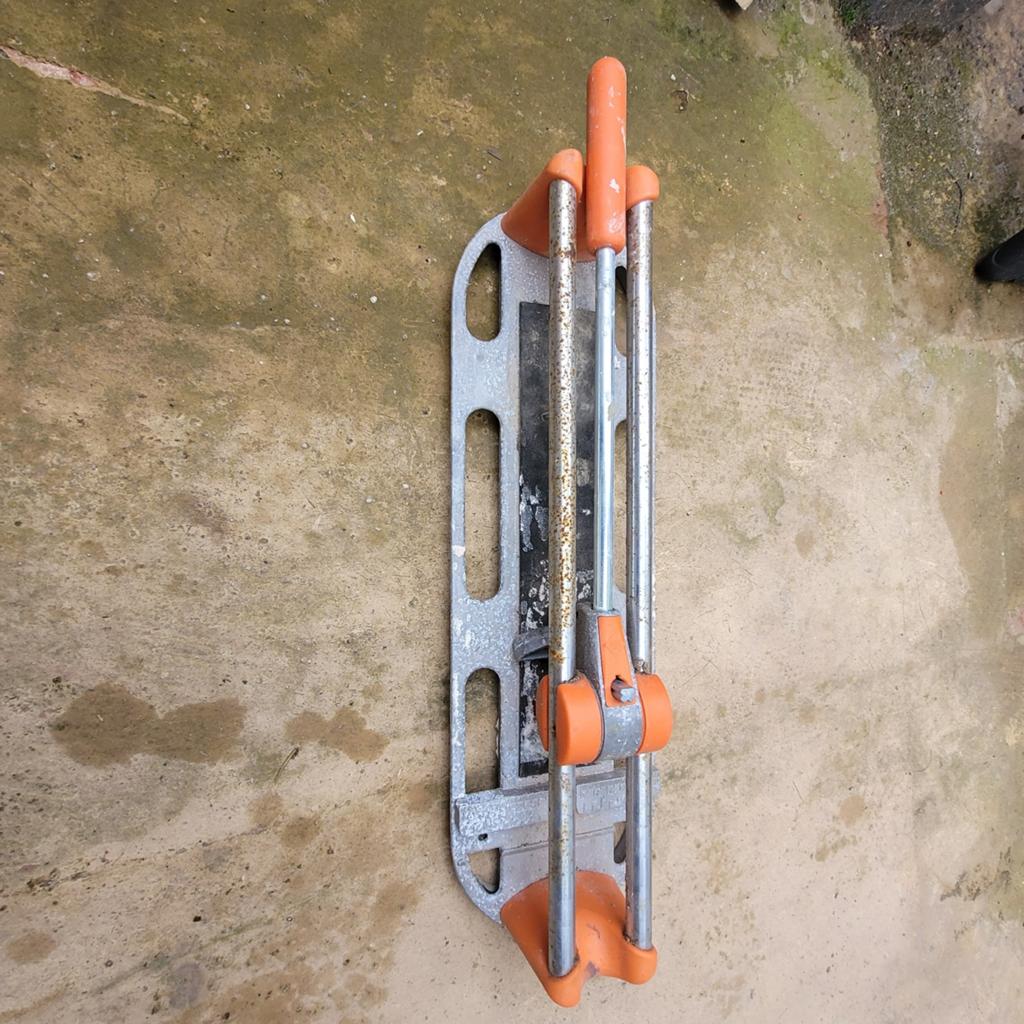 Tegelsnijder - Handig gereedschap voor tegelwerk, Doe-het-zelf en Verbouw, Gereedschap | Handgereedschap, Ophalen of Verzenden