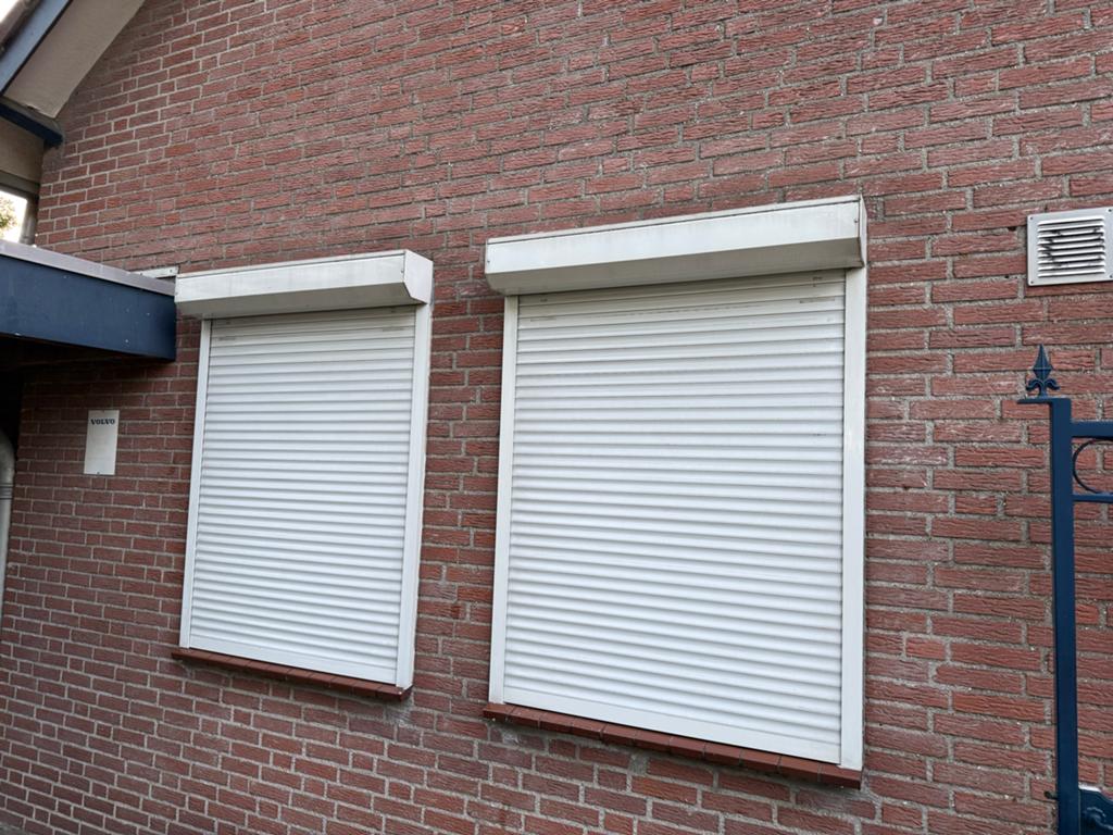 Witte rolluiken 6x voor ramen (140x120) en 1x deur (210x120), Gebruikt, 100 tot 150 cm, Wit, Ophalen of Verzenden