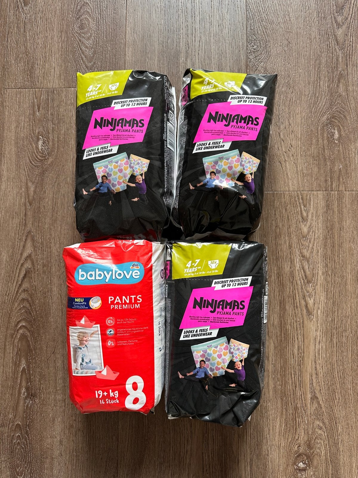 Nieuwe Ninjamas Pyjama Broekjes en Babylove Luiers, Ophalen of Verzenden, Nieuw
