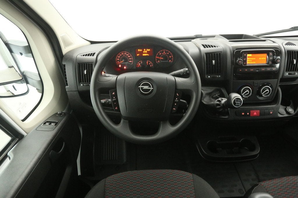 Opel Movano 2.2 140PK | Bakwagen | Laadklep | Laadbak | Airc, Auto's, Bestelauto's, Stof, Gebruikt, 4 cilinders, Wit