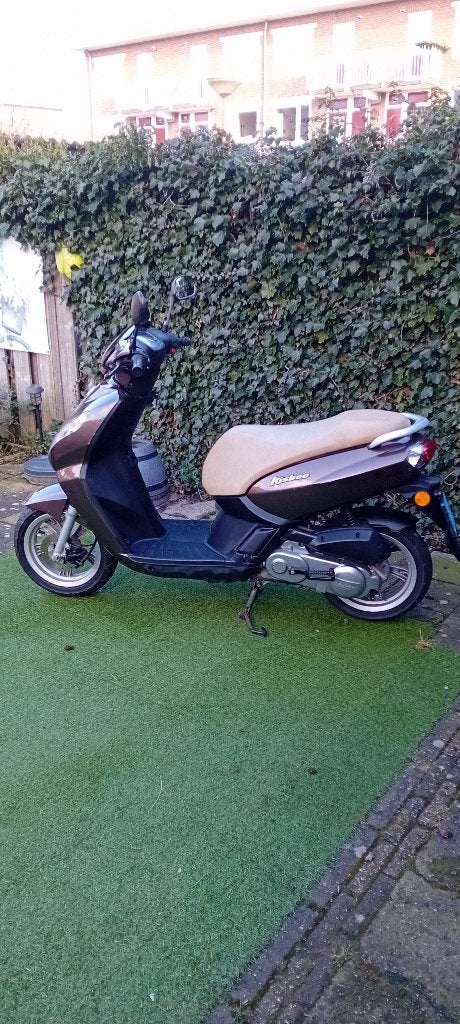 Peugeot Kisbee scooter, Ophalen, Gebruikt, Overige modellen, Benzine