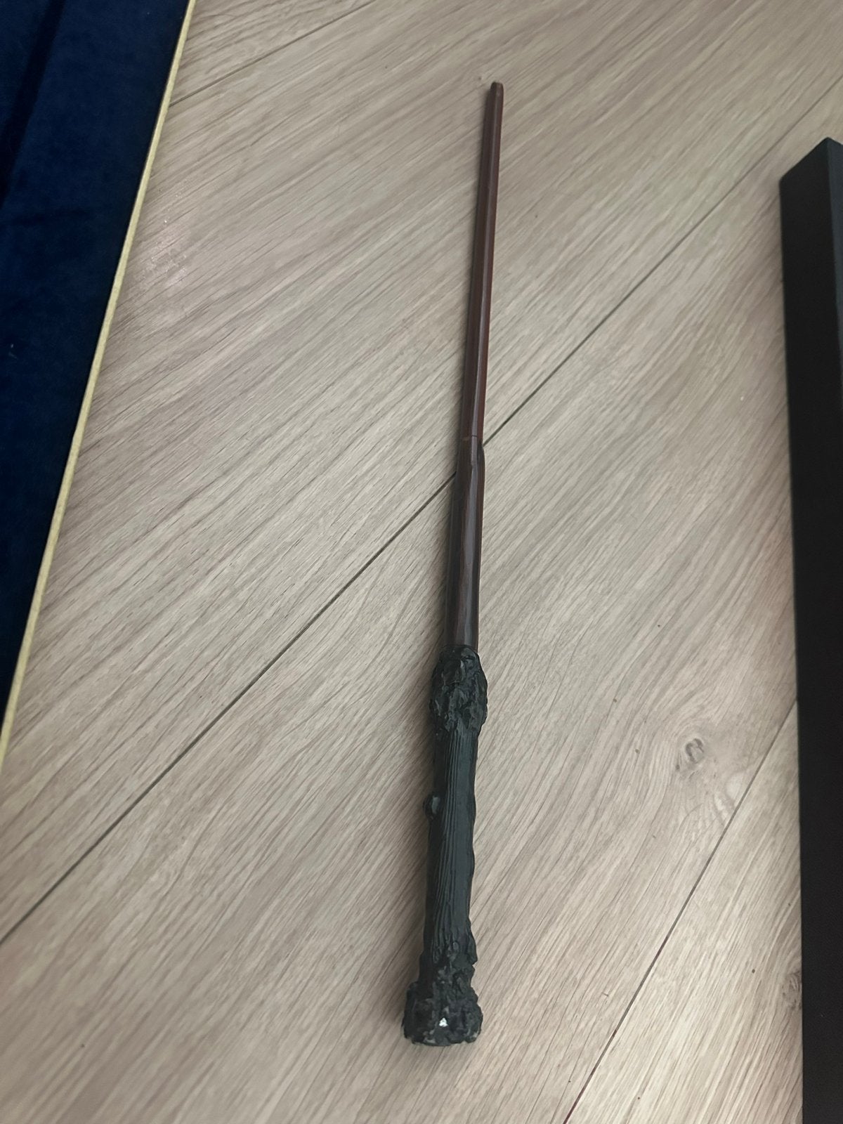 Handgemaakte toverstaf - Harry Potter stijl (amper gebruikt), Ophalen of Verzenden, Zo goed als nieuw, Replica