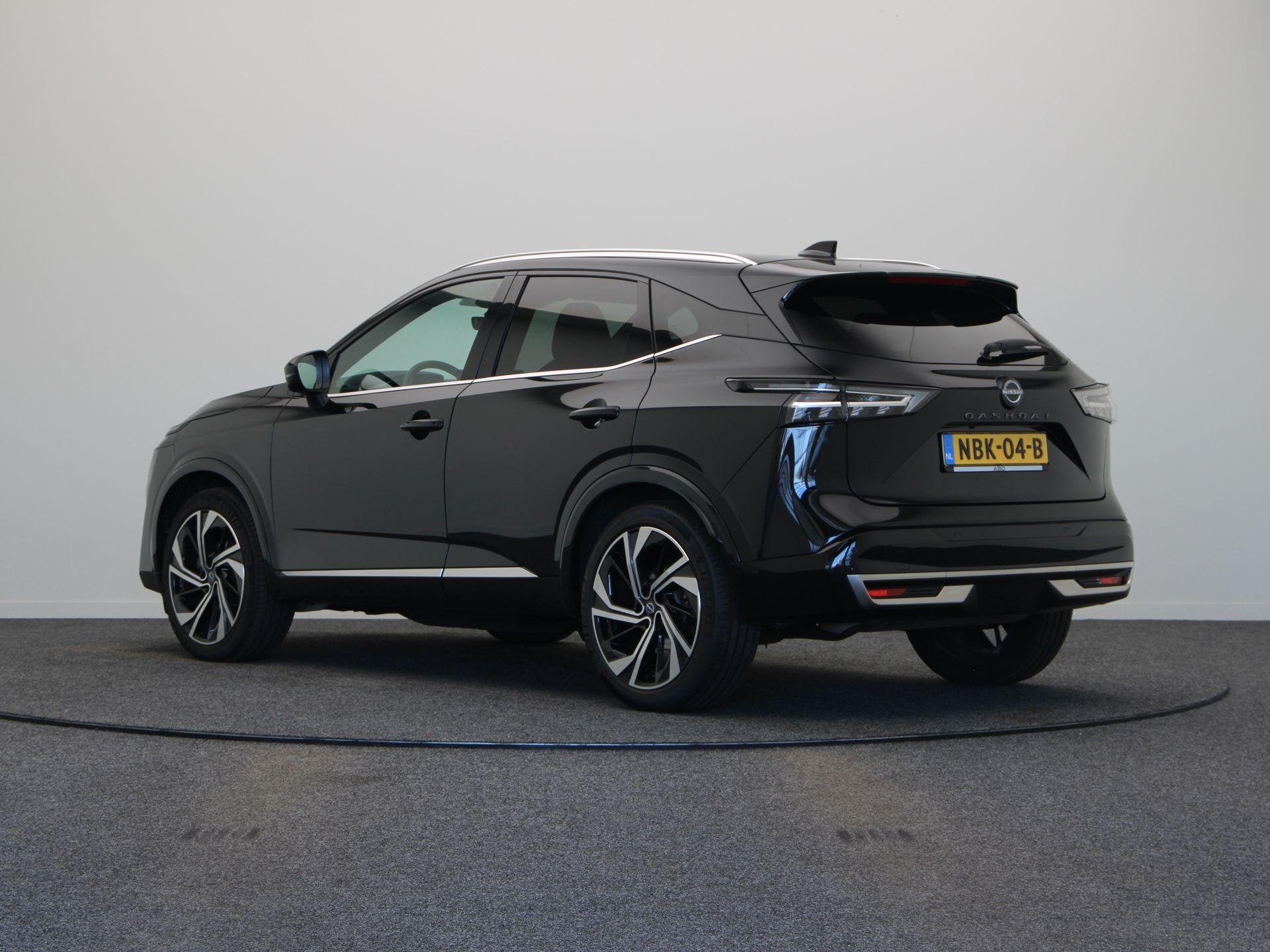 Nissan Qashqai 158pk MHEV Xtronic Tekna Plus | Trekgewicht 1, Euro 6, 4 cilinders, Zwart, Bedrijf