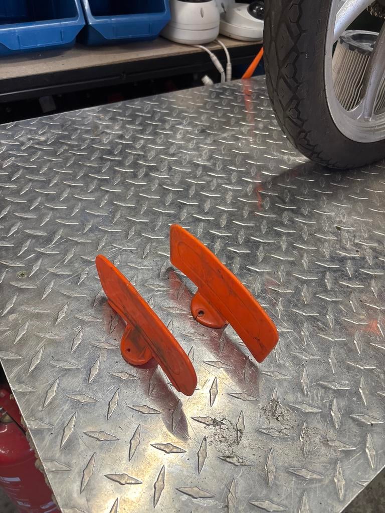 2x Klassiek Voorwiel Plaatje Brommer - Oranje, Ophalen of Verzenden, Gebruikt, Overige typen
