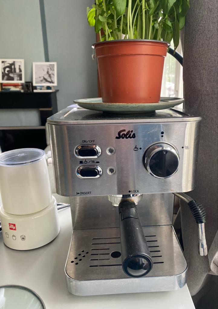 Solis Piston Koffieapparaat met Melkschuimer, Gebruikt, Espresso apparaat, Gemalen koffie, 2 tot 4 kopjes