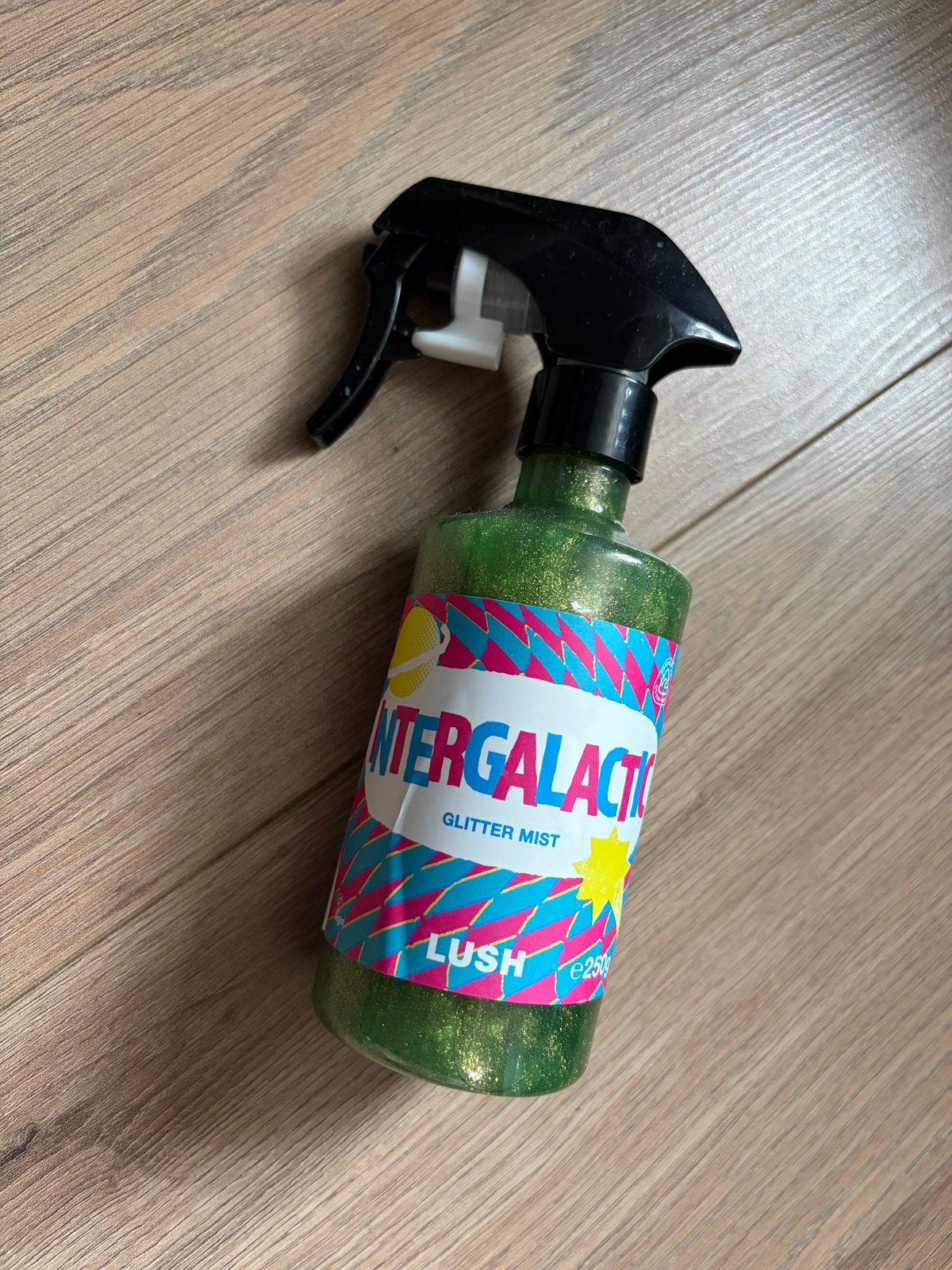 Lush Intergalactic Glitter Mist - Nieuw, Ophalen of Verzenden, Nieuw, Overige typen