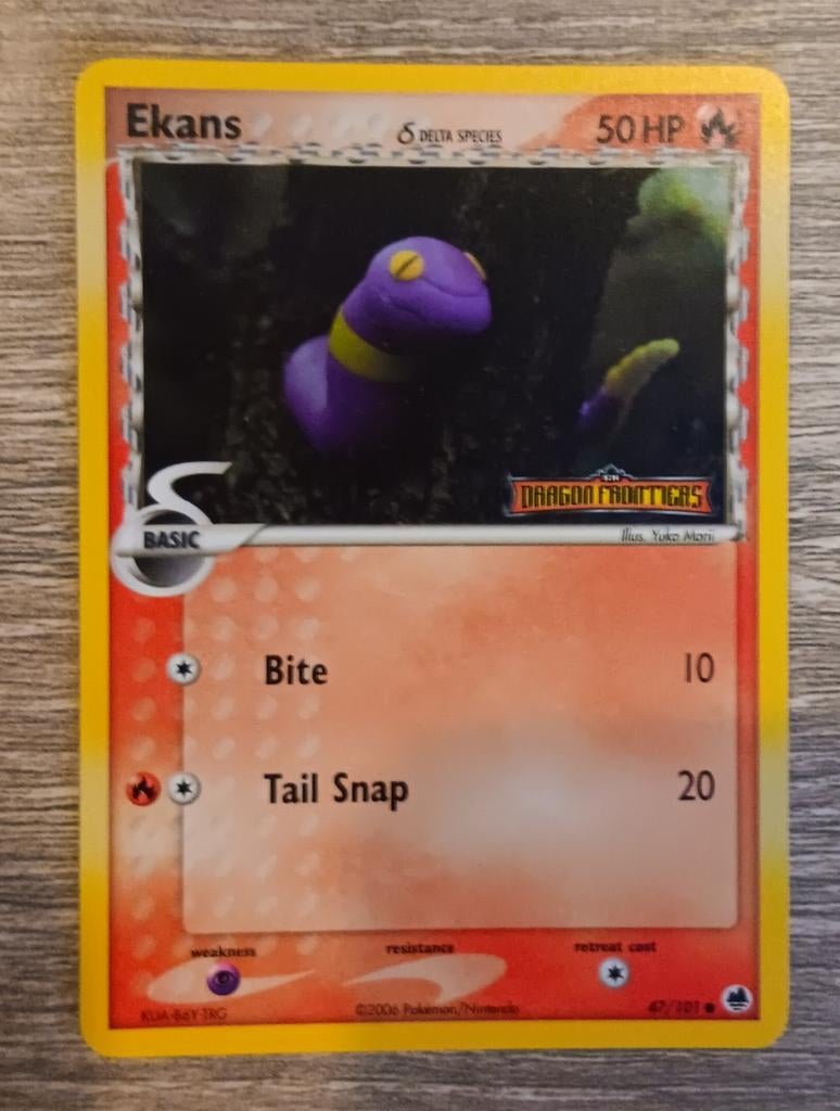 Ekans Delta Species rev.holo stamped EX Dragon Frontiers, Ophalen of Verzenden, Zo goed als nieuw, Losse kaart, Foil