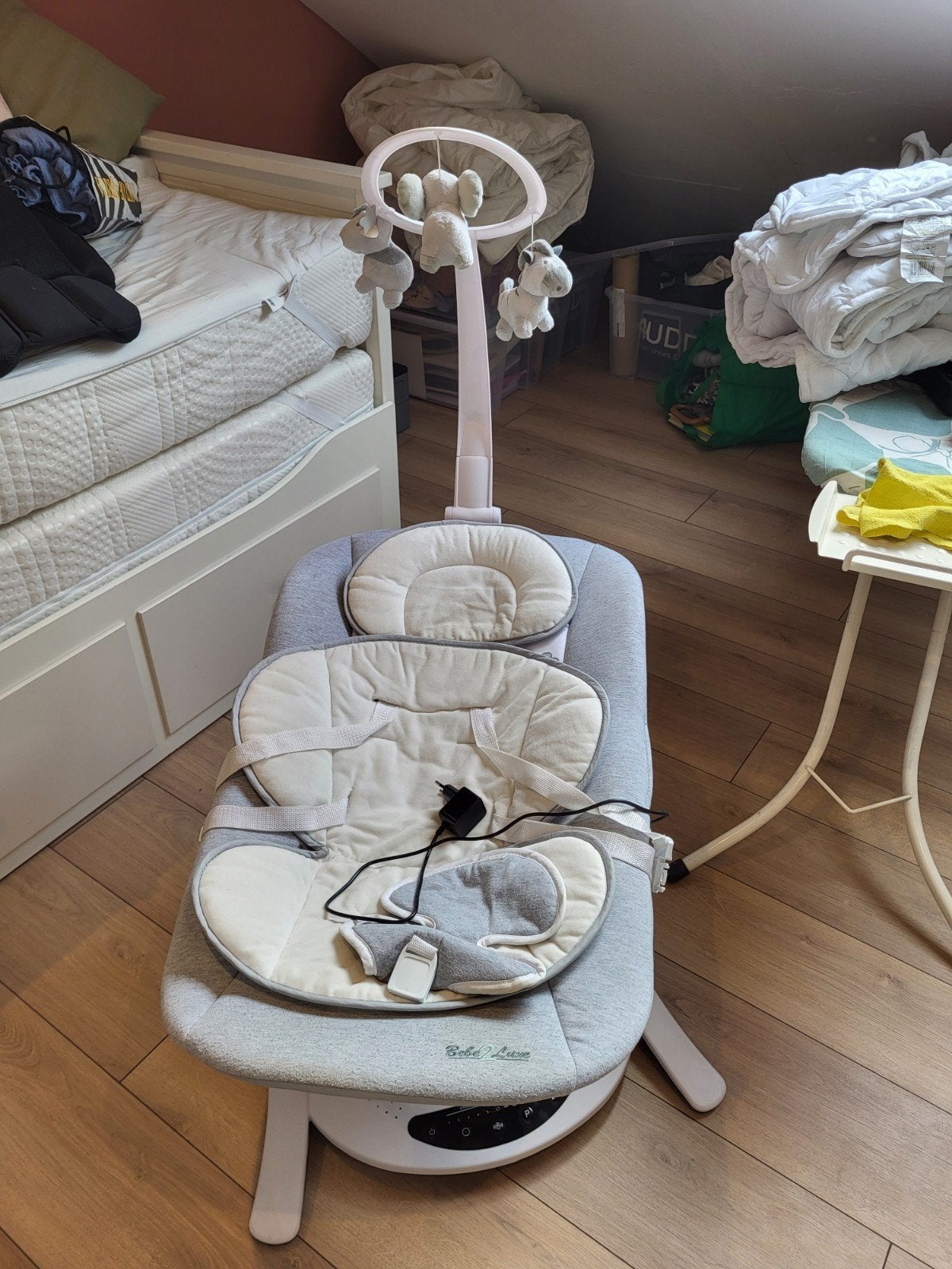 Bébé Luxe elektrische schommelstoel met mobiel, Ophalen of Verzenden