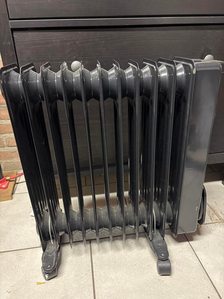 Black+Decker Elektrische Oliegevulde Radiator BXRA2300E, 30 tot 80 cm, Gebruikt, Radiator, Minder dan 60 cm