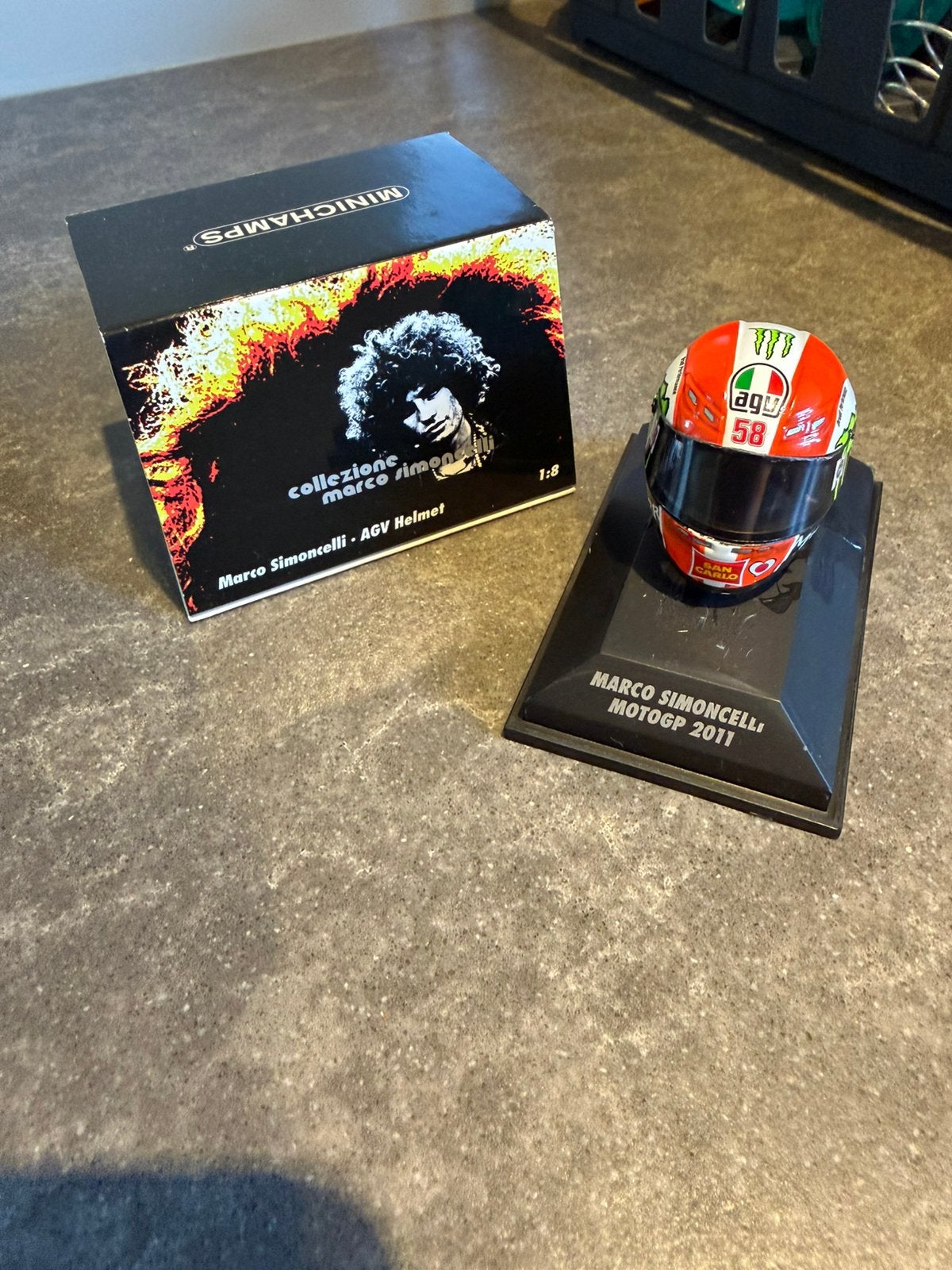 Minichamps Marco Simoncelli helm 1:8.  Lees advertentie!, Ophalen of Verzenden, Gebruikt, Overige typen