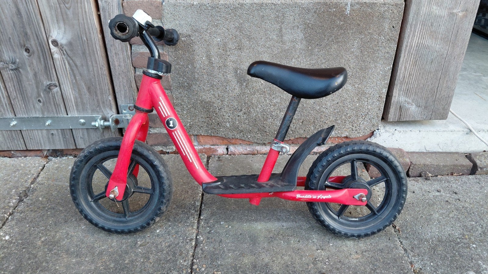 Rood loopfietsje met gebruikerssporen, Fietsen en Brommers, Ophalen, Gebruikt, Minder dan 16 inch
