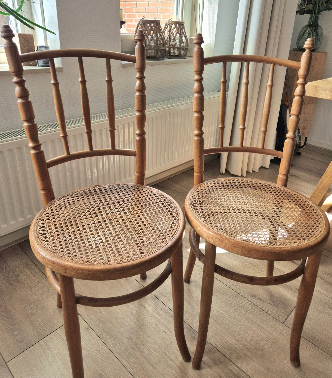 Set 2 originele Thonet MUNDUS Vienna Austria stoelen, Ophalen