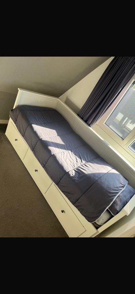 Ikea hemnes uitschuifbare bed, Huis en Inrichting, Slaapkamer | Bedden, Wit, Tweepersoons, Ophalen of Verzenden, Zo goed als nieuw