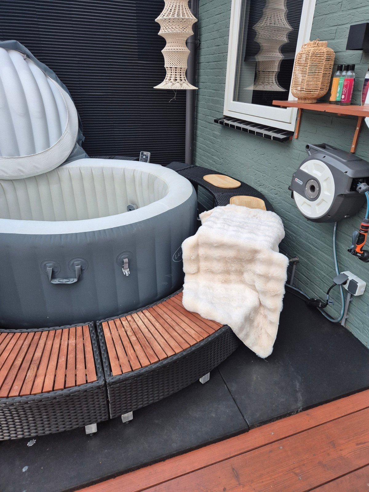 Jacuzzi ombouw - Wicker met houten zitting, Ophalen, Gebruikt