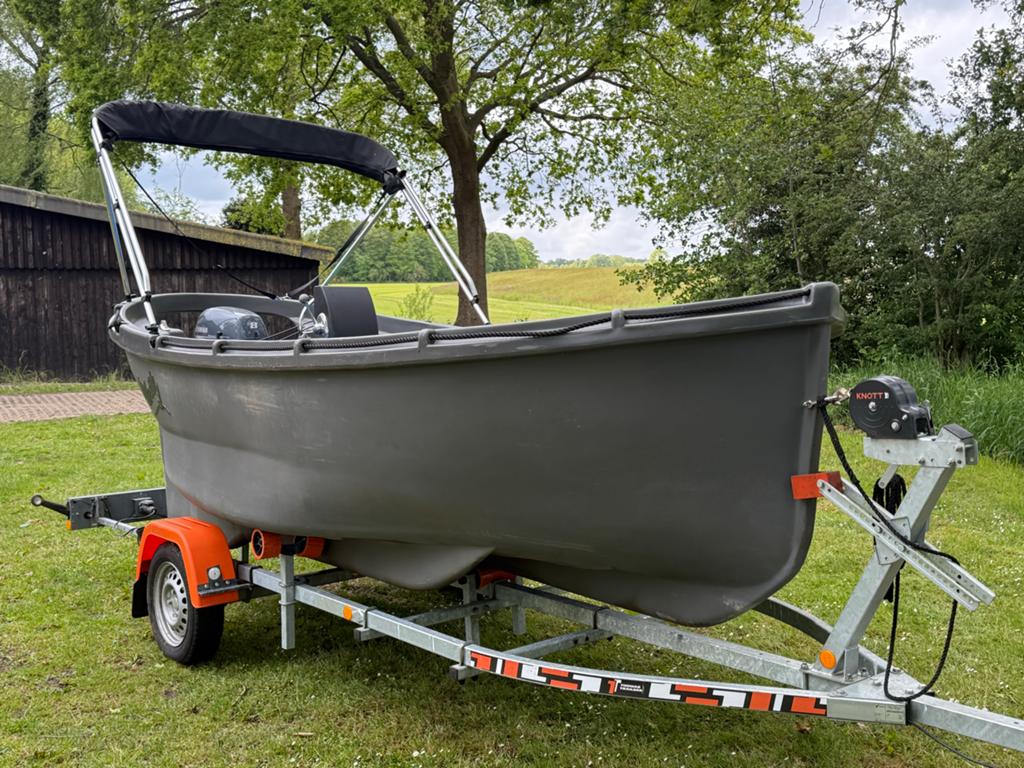 Whaly 450 Classic met Yamaha 8pk buitenboordmotor en trailer, Gebruikt, 4 m, Buitenboordmotor, Biminitop