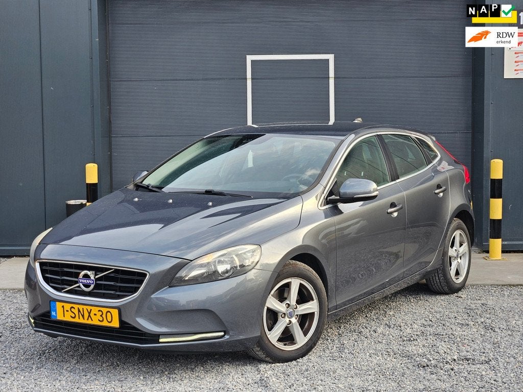 Volvo V40 1.6 T3 Momentum, Auto's, Volvo, Bedrijf, Te koop, V40, ABS, Airbags, Airconditioning, Automatische klimaatregeling, Bluetooth
