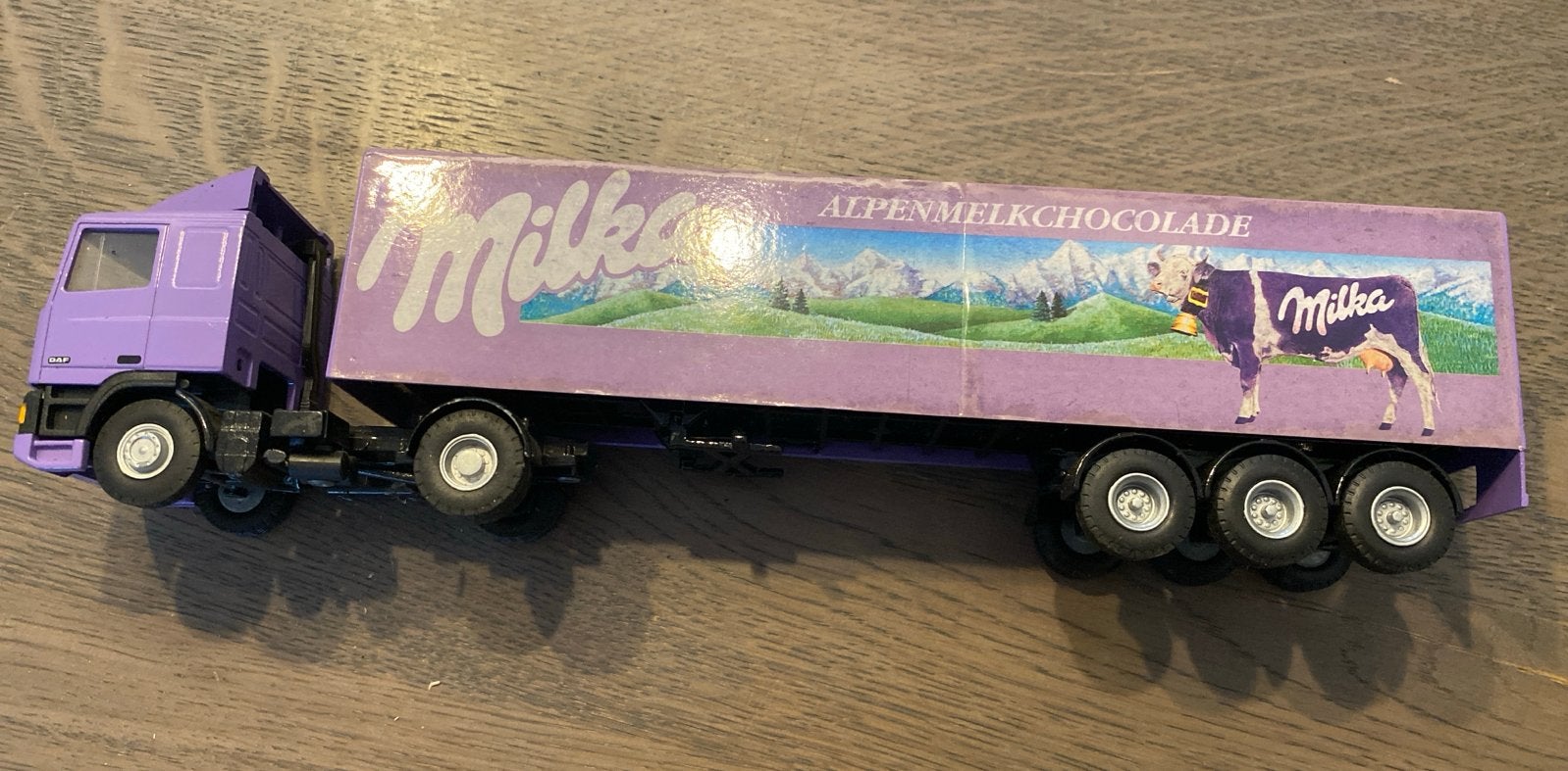 Milka vrachtwagen met oplegger - Lion Car Holland, Ophalen of Verzenden, Gebruikt