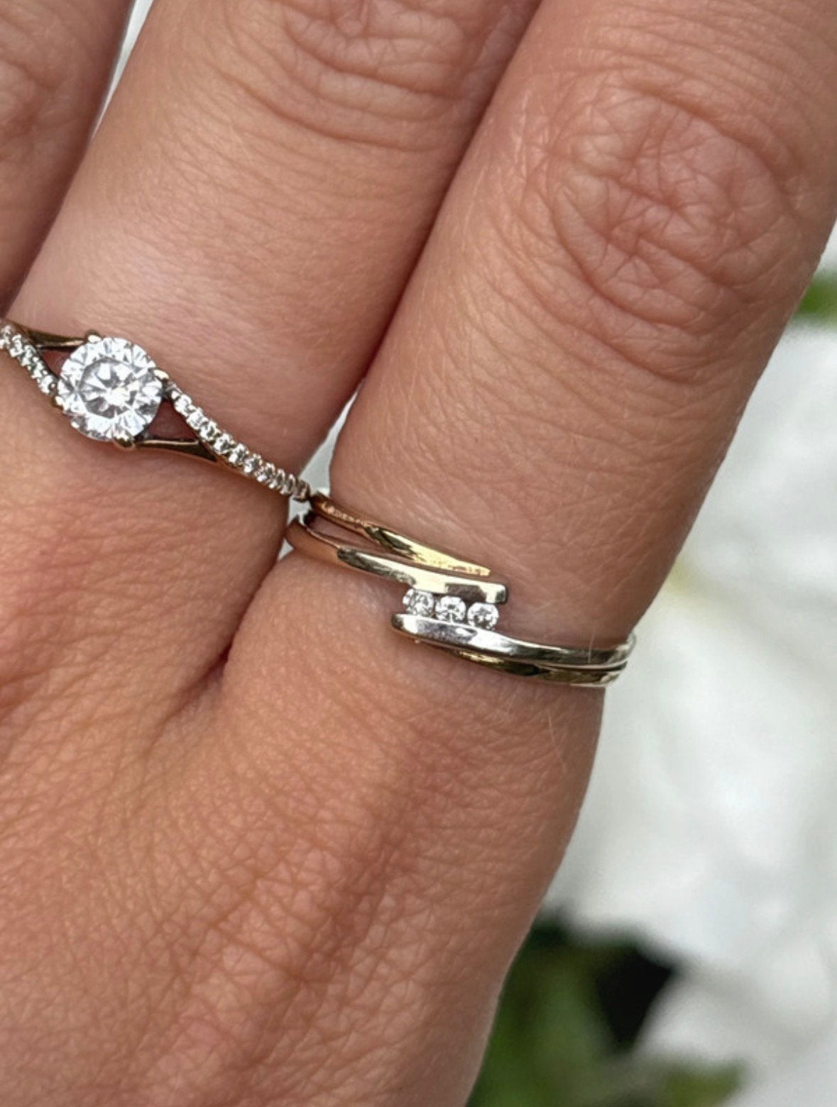 9 karaat gouden ring met drie diamantjes, Met kristal, Verzenden, Dame, Goud