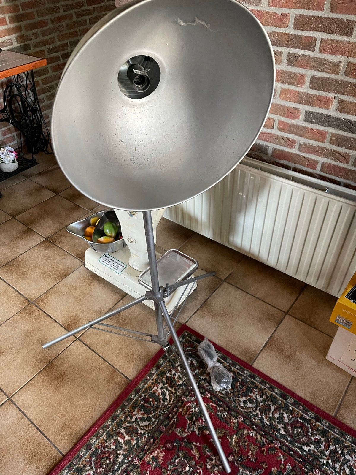 LABEL51 URBAN Driepoot lamp van metaal, Nieuw, Metaal, 150 tot 200 cm, E27 (groot)