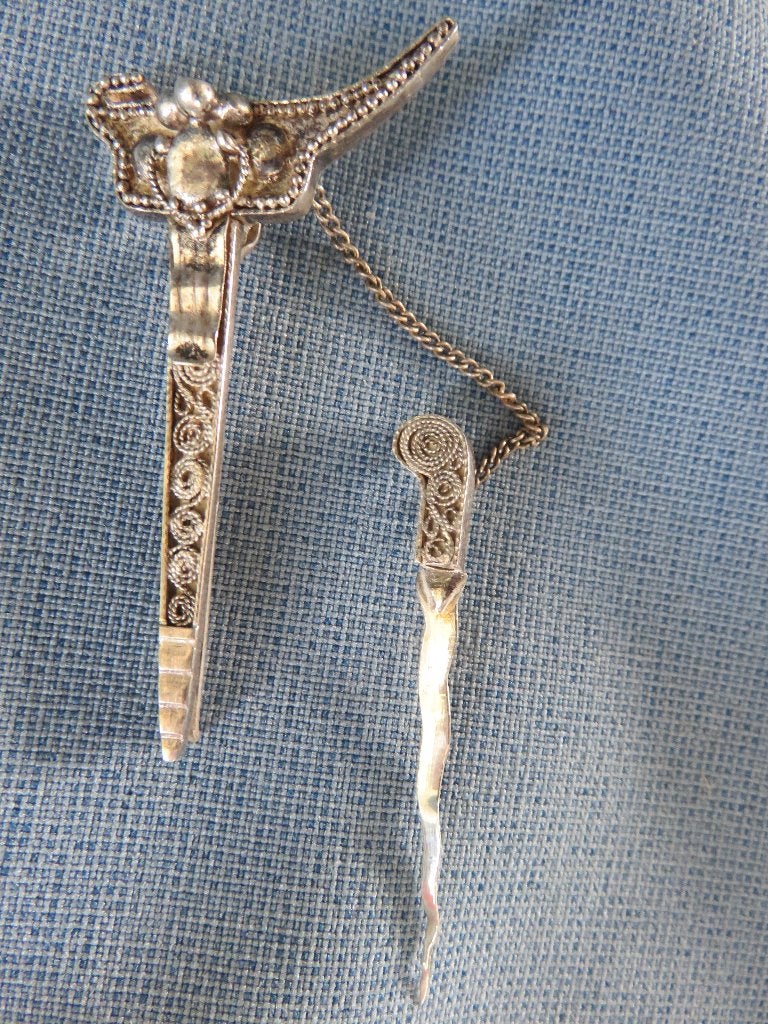 Antieke kris broche in zilver, Ophalen of Verzenden, Zilver, Broche