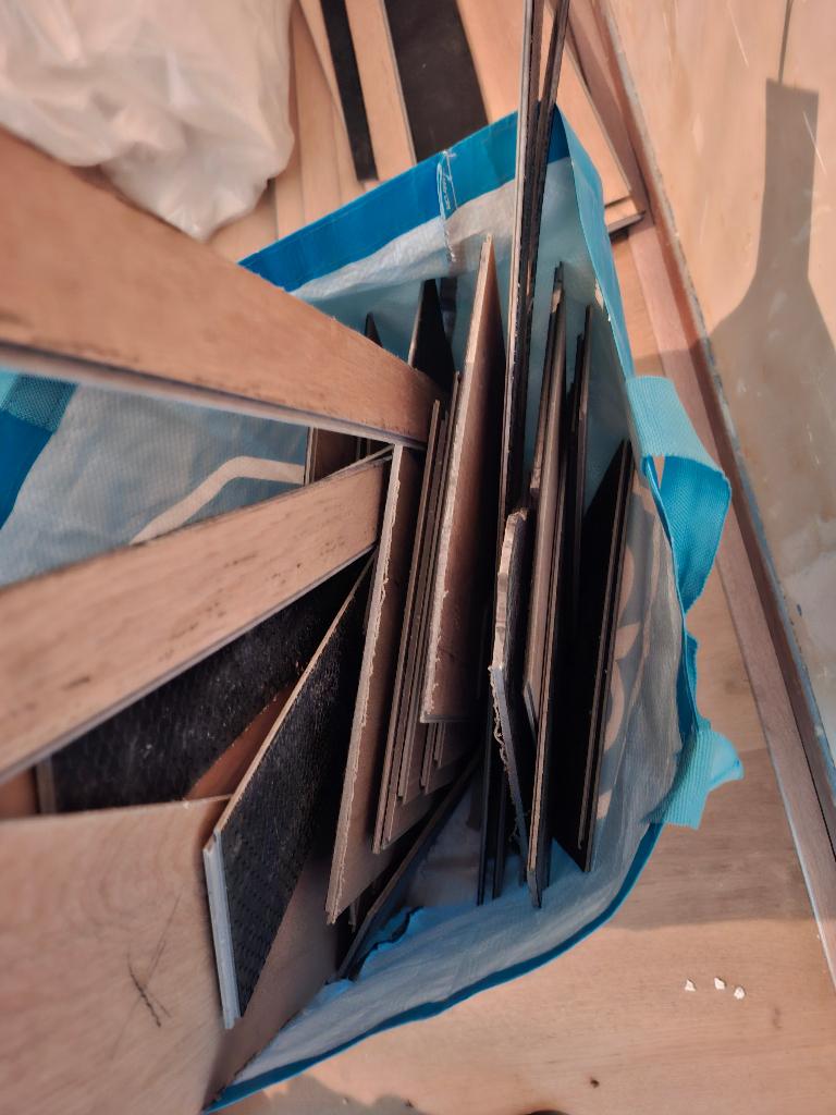 Gratis ophalen restanten/stukken pvc klik laminaat, Ophalen, Kunststof, Gebruikt, 50 tot 150 cm