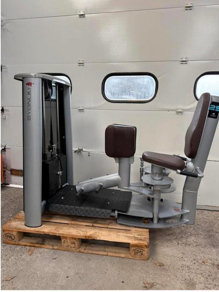 Gym 80 Abductor machine / Benen / Sygnum Series, Sport en Fitness, Fitnessmaterialen, Ophalen, Benen, Gebruikt, -