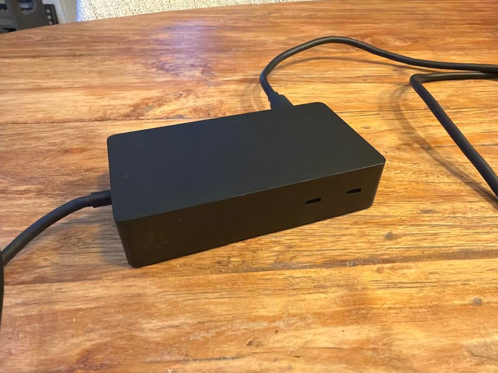 Microsoft Surface Dock 2 Docking Station, Computers en Software, Dockingstations, Ophalen of Verzenden, Gebruikt, Docking station