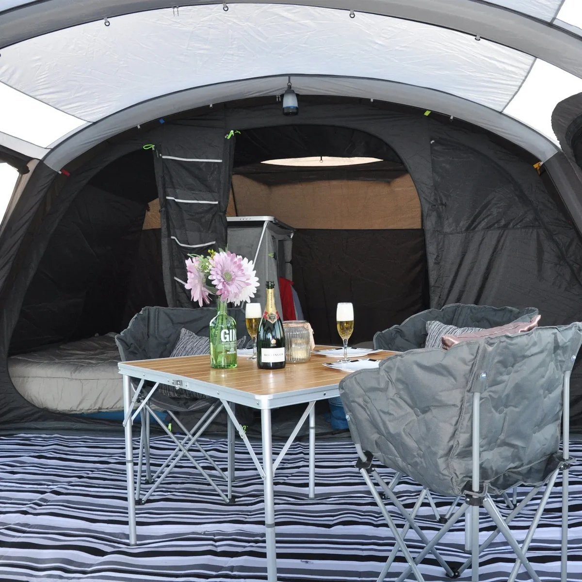 Khyam Air Tek 8 Pro Opblaasbare Pop-up Tent 6-8 Persoons, Ophalen, Khyam, Nieuw, Khyam