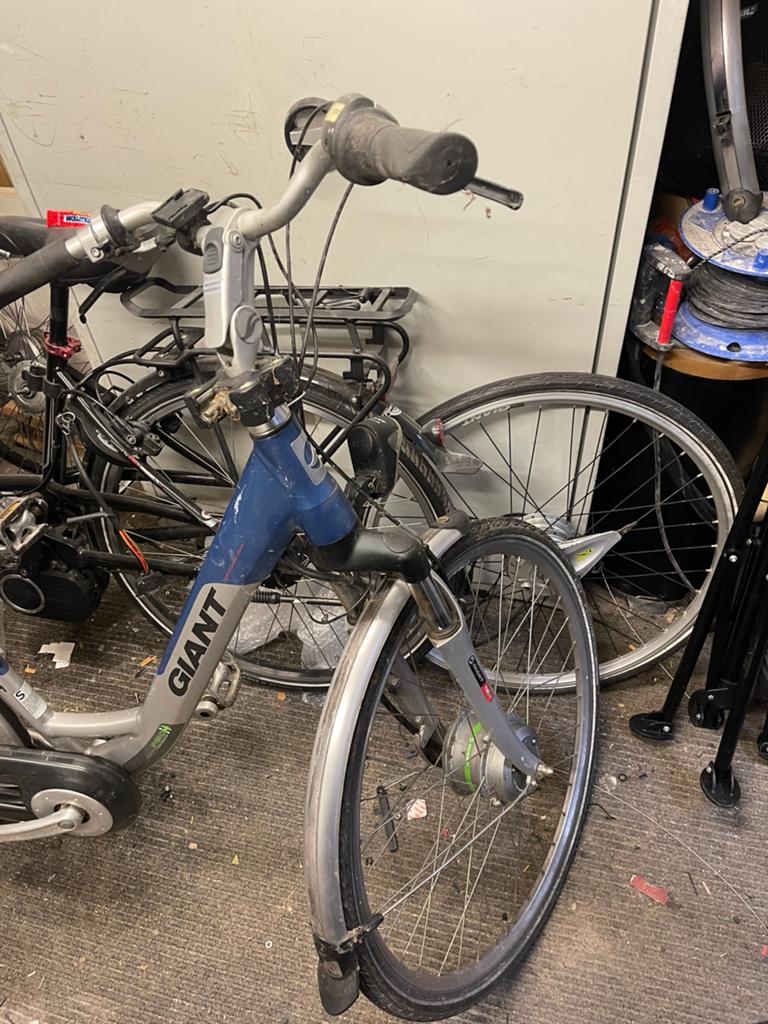 Giant elektrische fiets Voorwiel motor, 56 cm of meer, Ophalen of Verzenden, Zo goed als nieuw, Giant