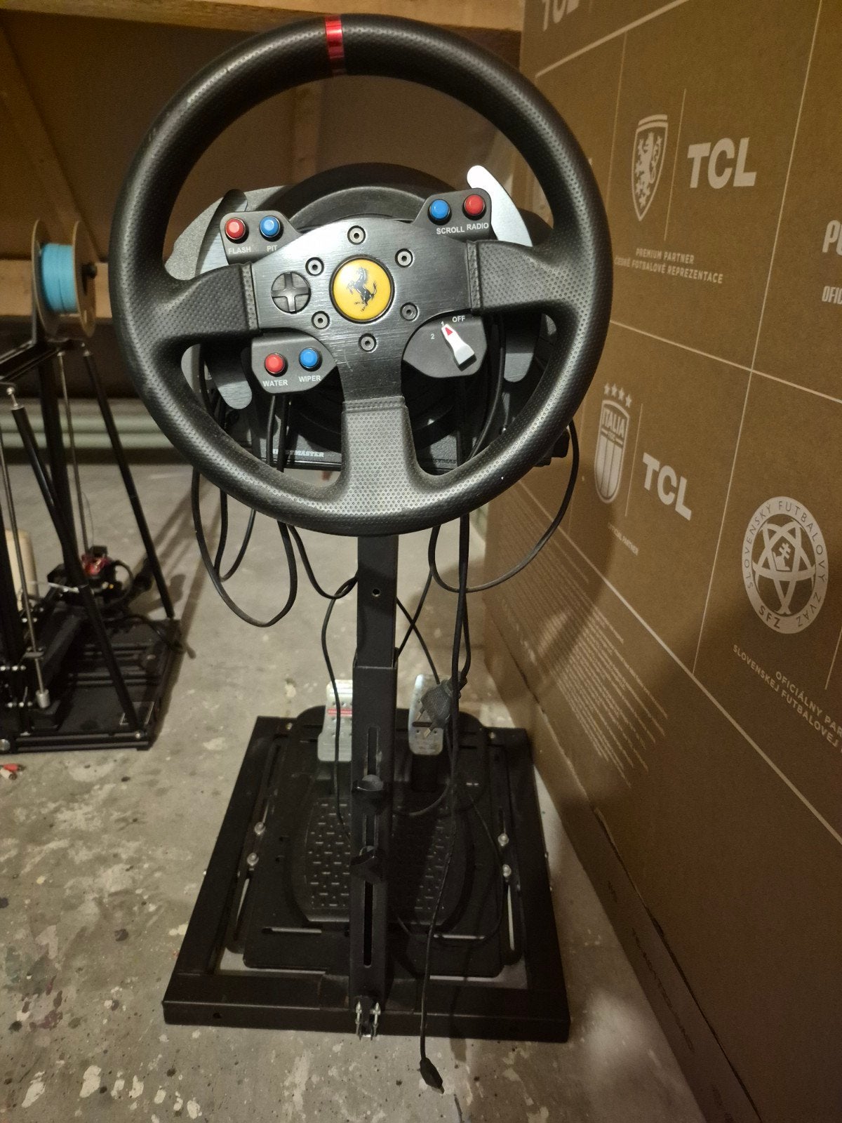 Thrustmaster T300 met pedalen en Wheelstand, Ophalen, Gebruikt