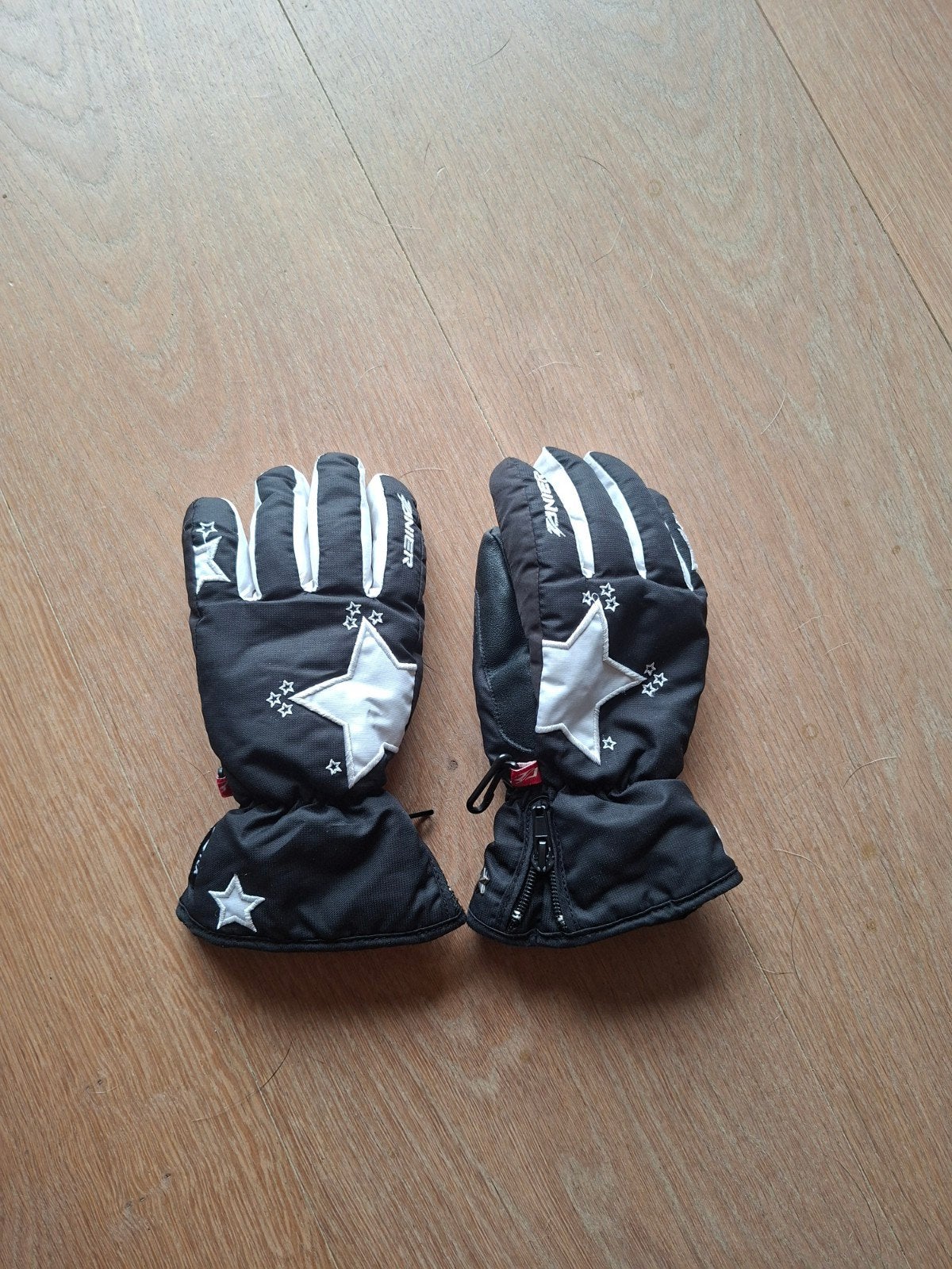 Zwarte kinder skiwanten met sterren, maat 6/6.5, Ophalen of Verzenden, Zo goed als nieuw, Maat 34 (XS) of kleiner, Overige typen