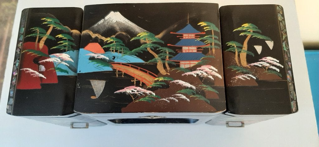 japanse Lakwerk Juwelendoos met speeldoos, Verzenden