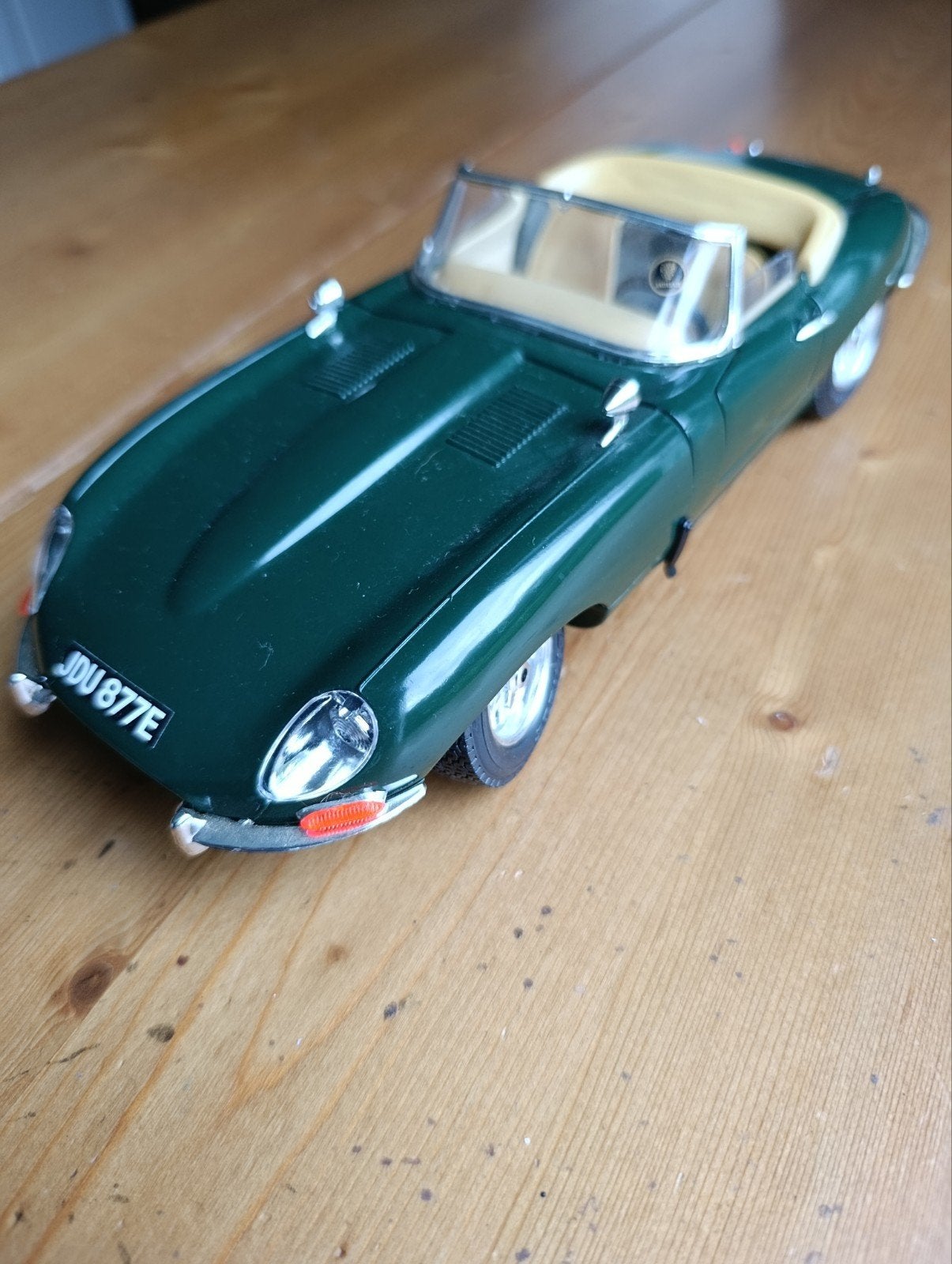 Burago Jaguar E (1961) Schaalmodel 1:18, Ophalen of Verzenden