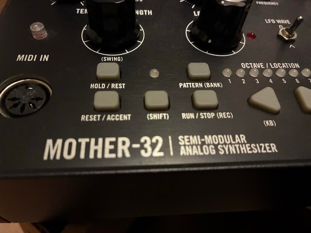 Moog Mother-32 Analoge Synthesizer - Nieuwstaat, Muziek en Instrumenten, Overige merken, Nieuw, Met midi-aansluiting, Overige aantallen