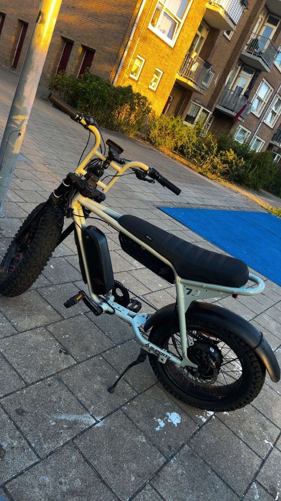 Super73 zx grzly bande, 2 accus, gashendel, custom seat, Fietsen en Brommers, Ophalen, Gebruikt, 50 km per accu of meer, Overige merken