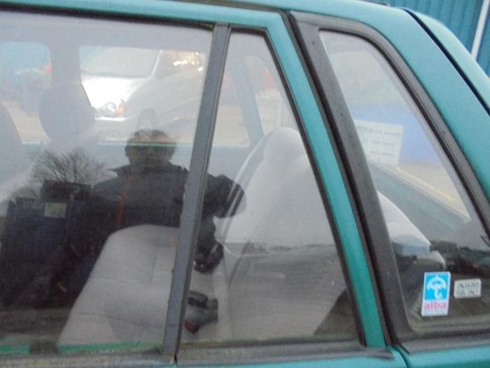 Driehoeks Ruit links-achter van een Suzuki Alto, Auto-onderdelen, Ruiten en Toebehoren, Gebruikt, -, -, Ophalen of Verzenden